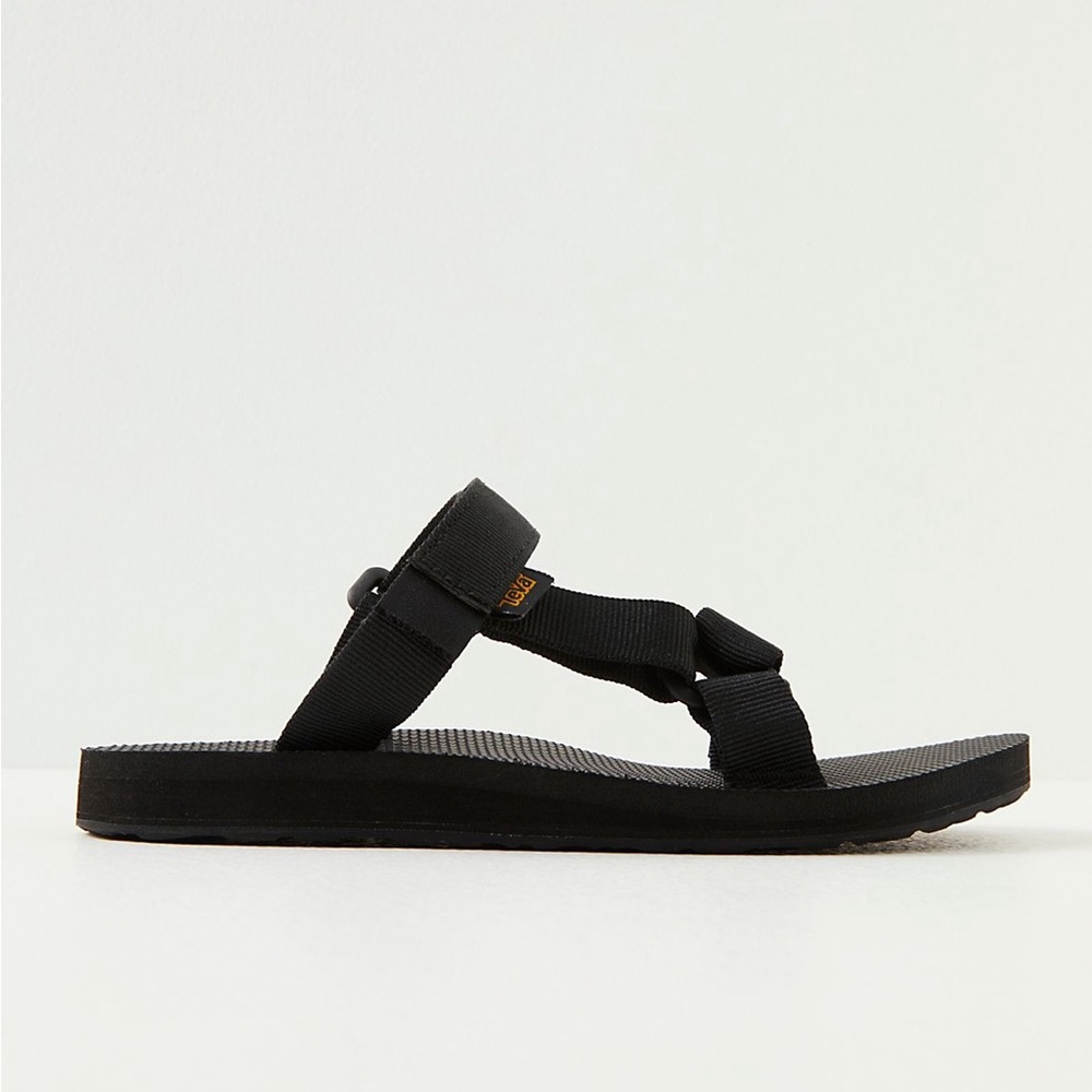 Black Tevas New in Box sz 8 never worn